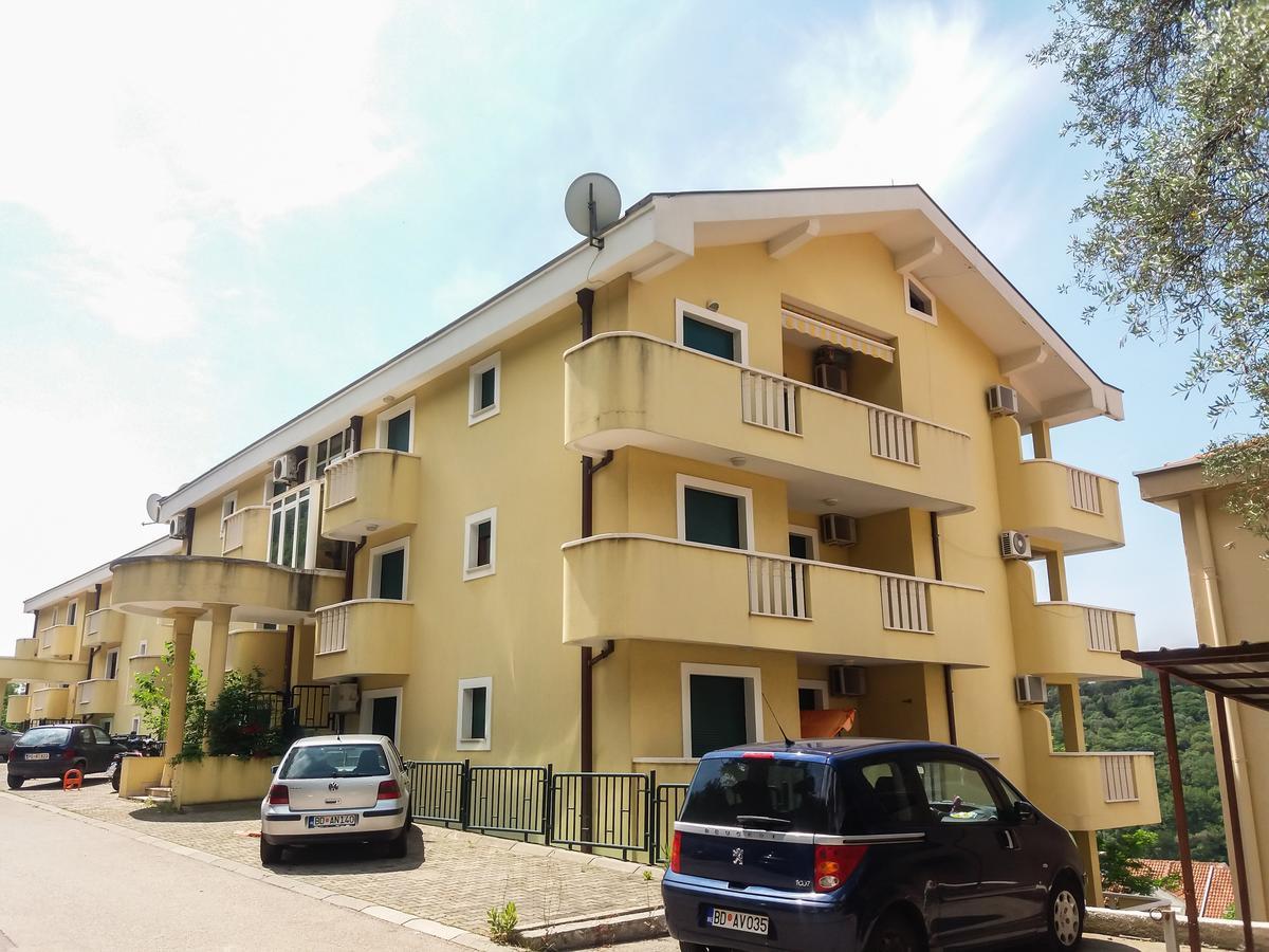 Allegro Apartment Sekulic Petrovac Екстериор снимка